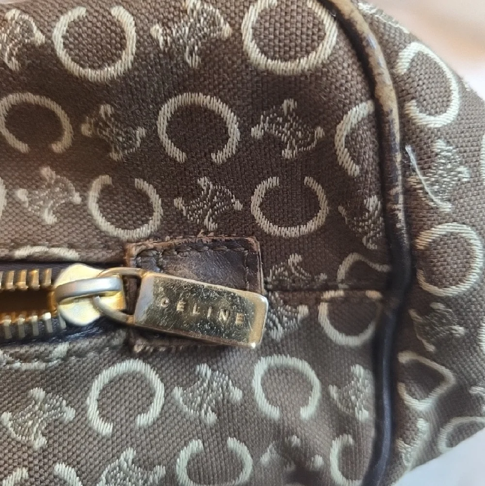 Vintage Celine Tote Handbag in Brown and Cream - Picture 2 of 11